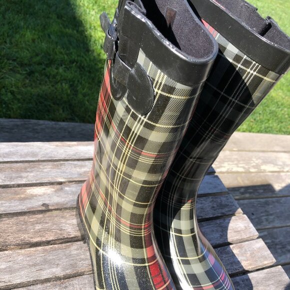 Capelli New York Red and Black Plaid Rain Boots Size 7 - Picture 2 of 4